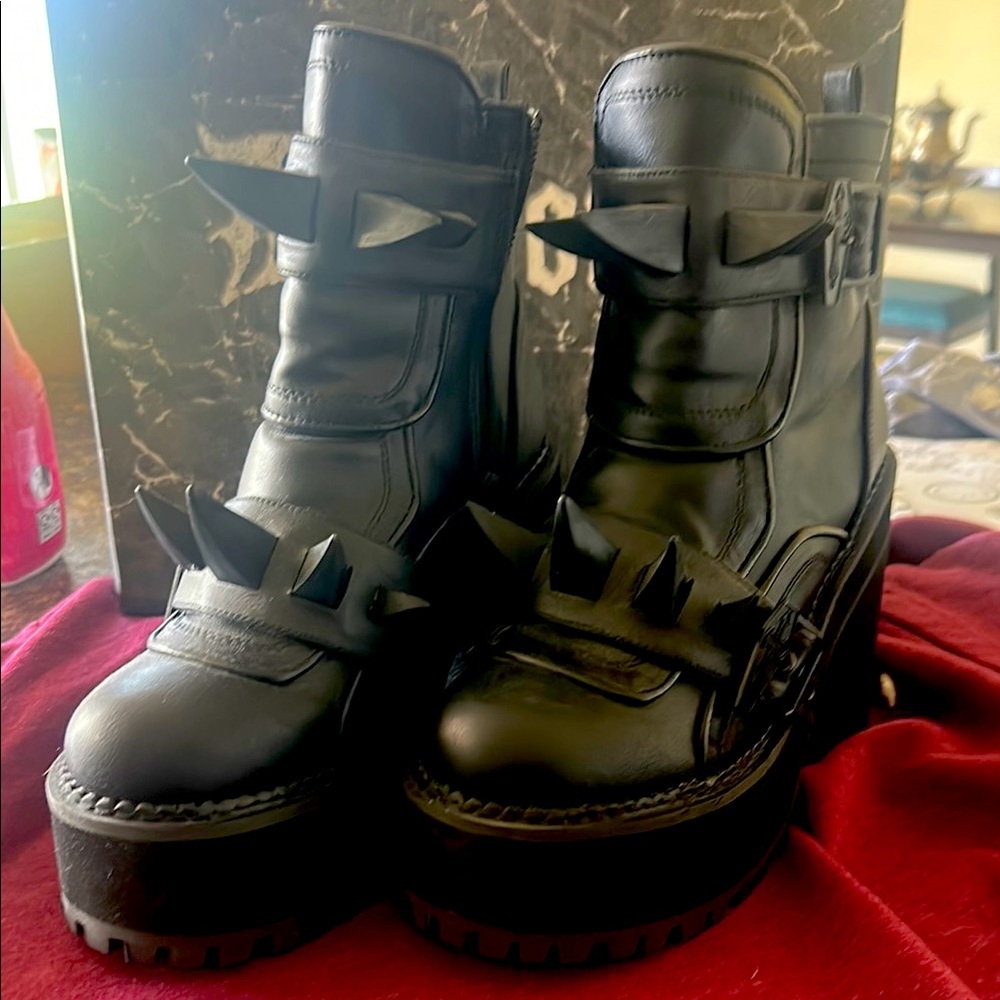 Demonia Assault 72 spiked platform boots NWB never worn only tried